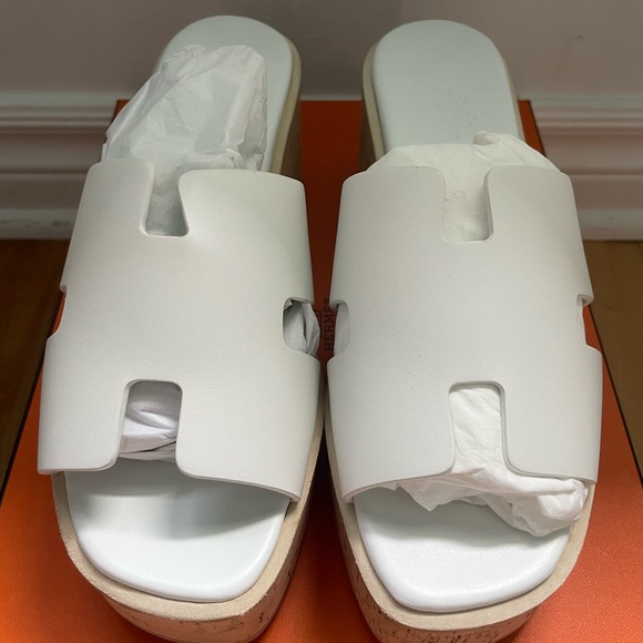 Hermes Shoes - Hermes Eze 30 sandals sz 39
